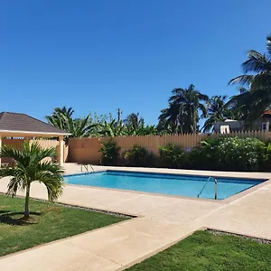 Lovely Ensuite Getaway With Pool Apartment Ocho Rios
